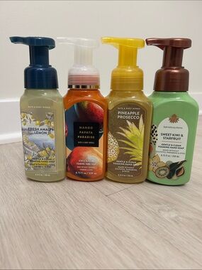 Bath & Body Works (NWT) Foaming Hand Soap Set of 4 #2—Various Scents